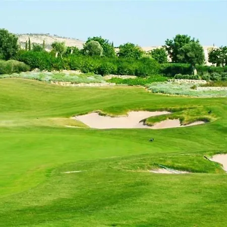 Spacious With Facilities Just A Few Metres From The Apartment